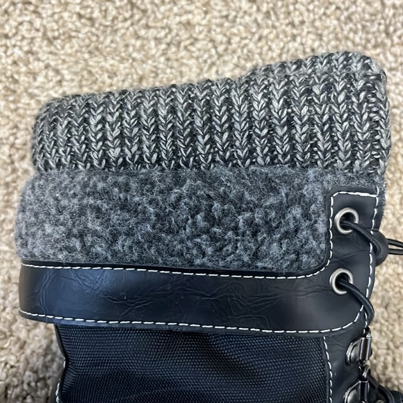 Boys Snow Boot size 3 - Picture 4 of 7